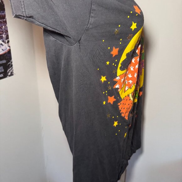 Vintage Halloween Black, Yellow, and Orange Witch Causal Tee Shirt - Picture 8 of 10